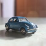 blue volkswagen beetle scale model
